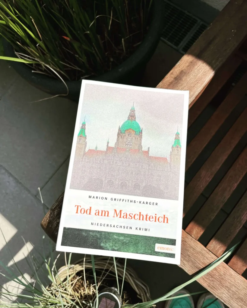 Bild zu der Rezension von Griffiths-Karger, Marion: Tod am Maschteich
