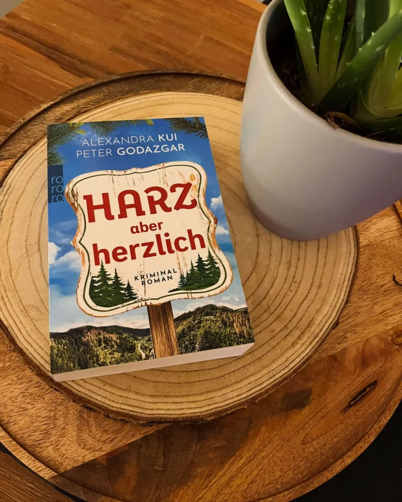 Bild zu der Rezension von Kui, Alexandra: Harz aber herzlich