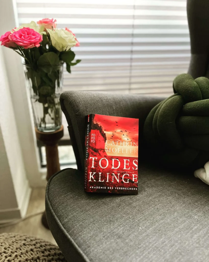 Bild zu der Rezension von Moeller, Cathrin: Todesklinge