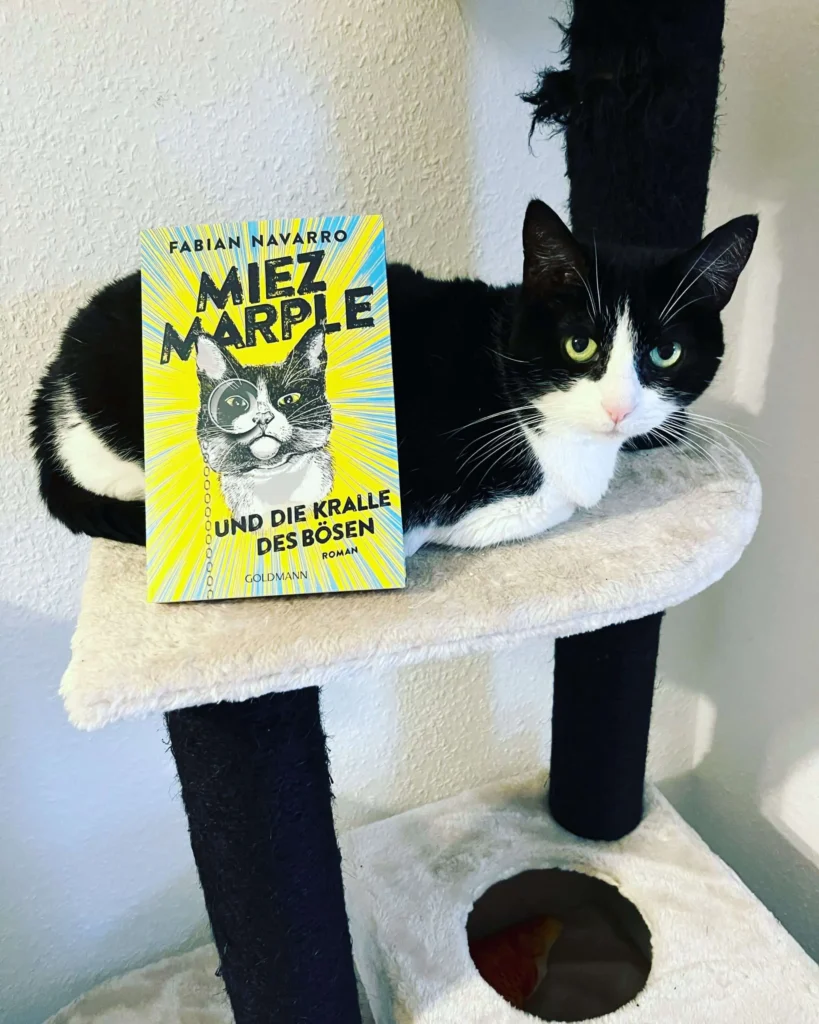 Bild zu der Rezension von Navaro, Fabian: Miez Marple und die Kralle des Bösen