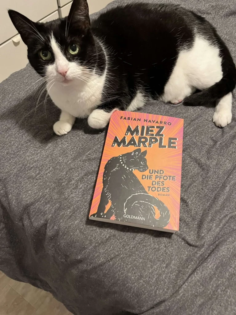 Bild zu der Rezension von Navaro, Fabian: Miez Marple und die Pfote des Todes