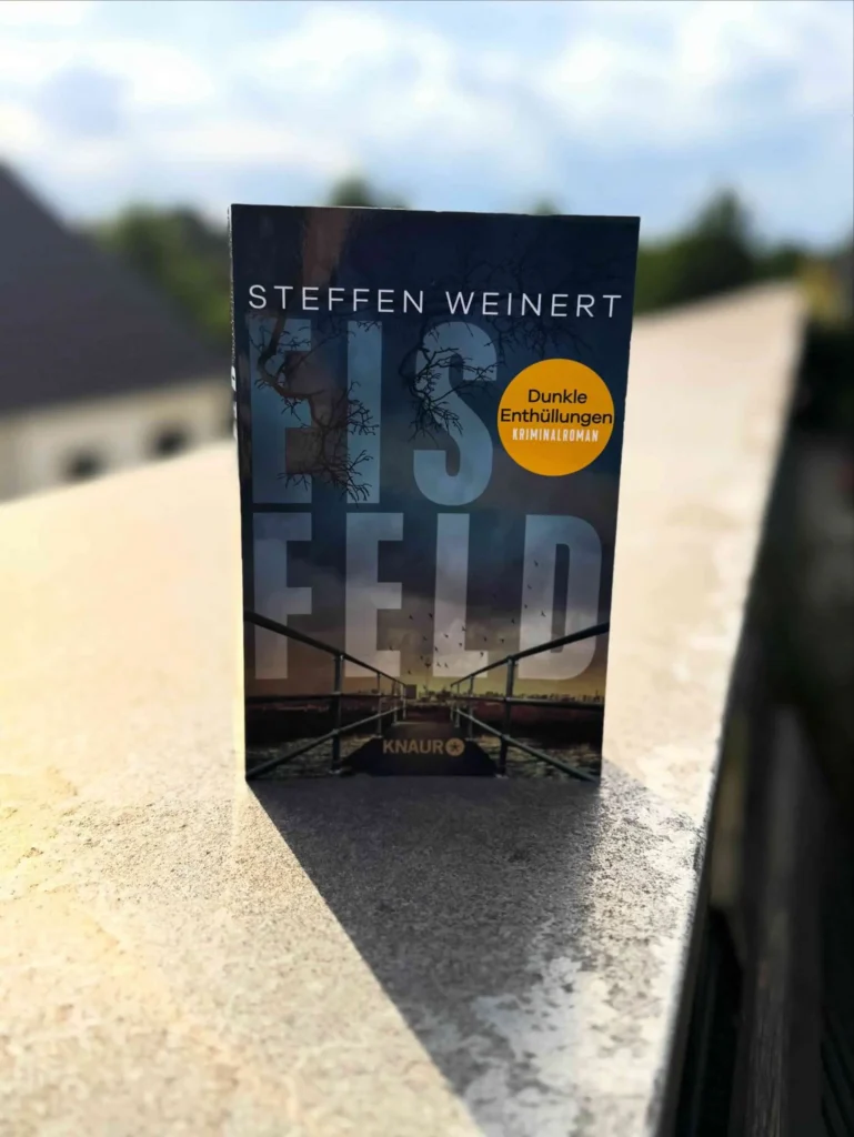 Bild zu der Rezension von Weinert, Steffen: Eisfeld - Dunkle Enthüllungen