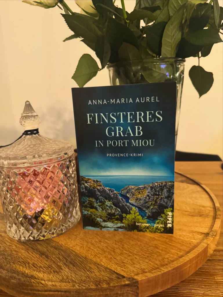 Bild zu der Rezension von Aurel, Anna-Maria: Finsteres Grab in Port Miou