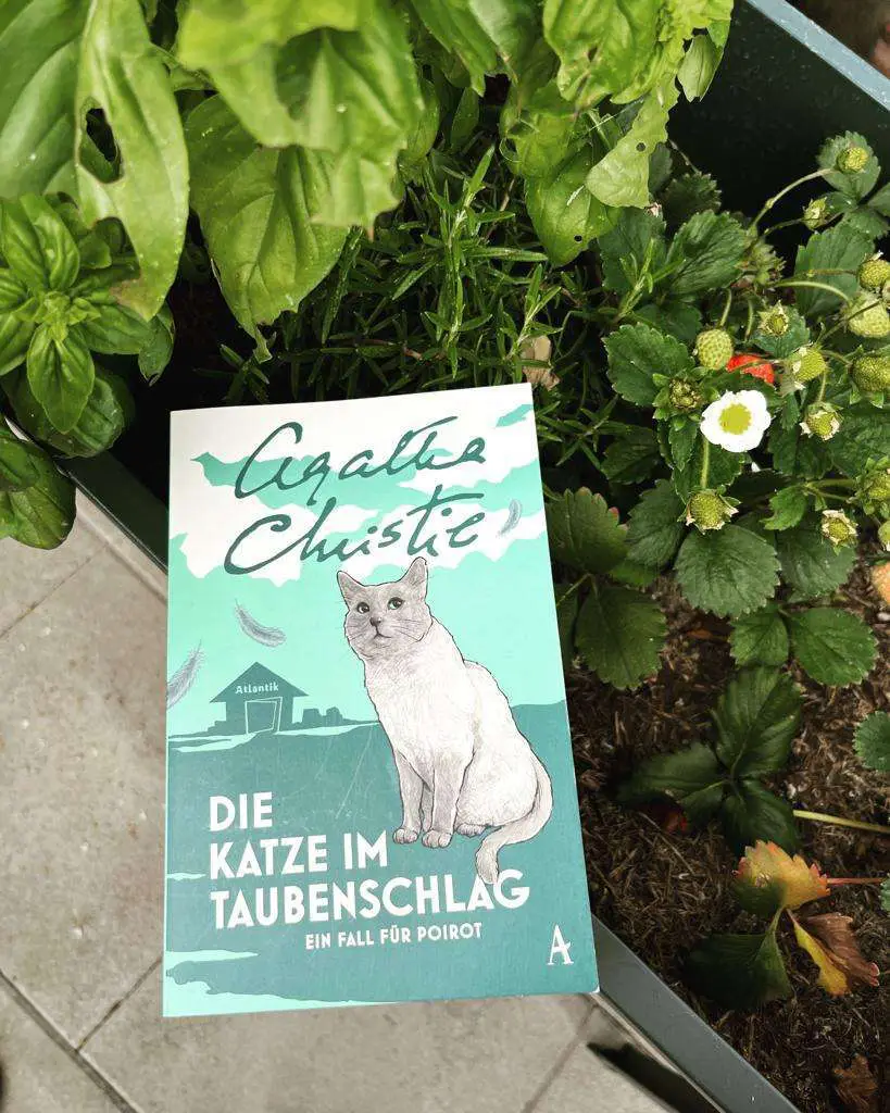Bild zu der Rezension von Christie, Agatha: Die Katze im Taubenschlag