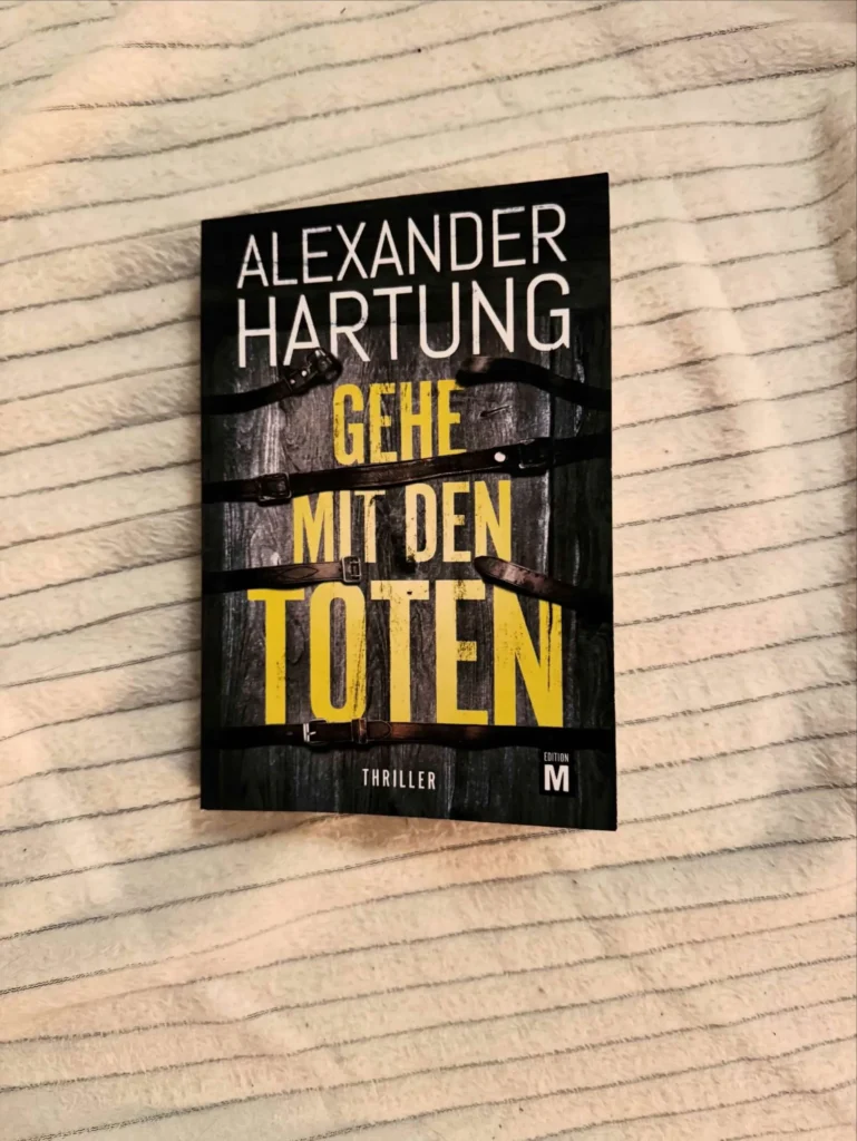 Bild zu der Rezension von Hartung, Alexander: Gehe mit den Toten