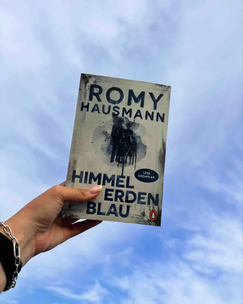 Bild zu der Rezension von Hausmann, Romy: Himmelerdenblau