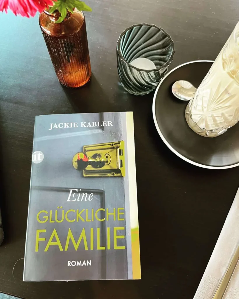Bild zu der Rezension von Kabler, Jackie- Eine glückliche Familie