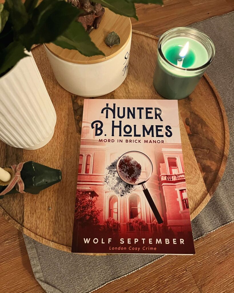 September, Wolf: Hunter B. Holmes - Mord in Brick Manor