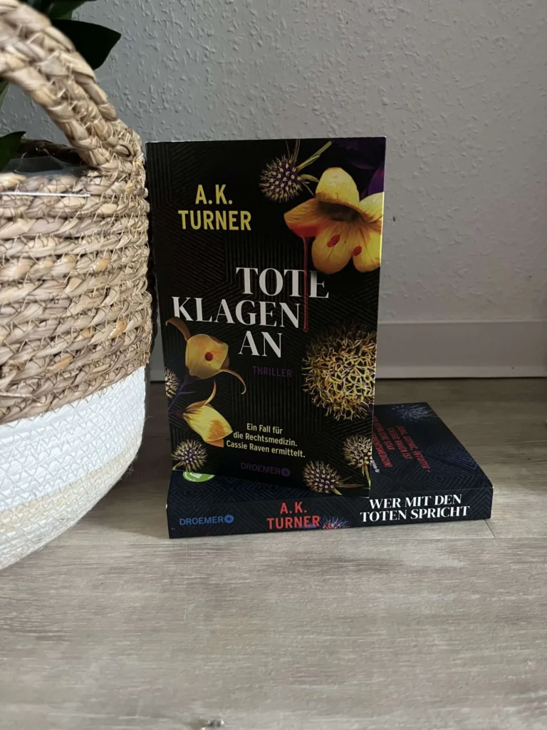 Bild zu der Rezension von Turner, A. K.: Tote klagen an