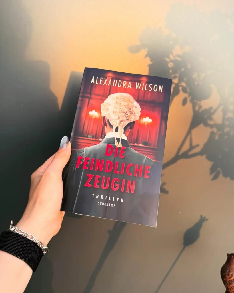 Bild zu der Rezension von Wilson, Alexandra: Die feindliche Zeugin